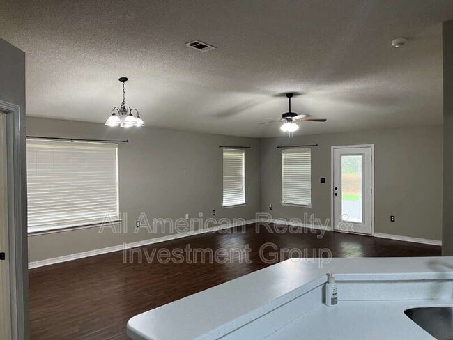 Building Photo - 917 Lajolla Ln