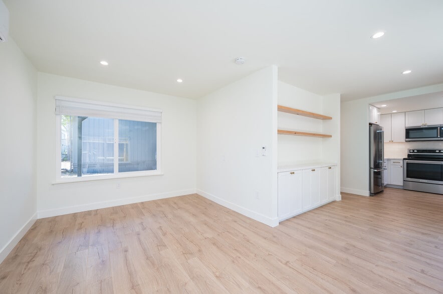 Living Room - 680 Morro St