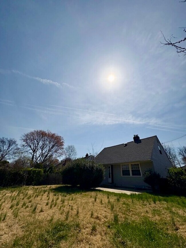 Building Photo - 6007 Crawford Dr