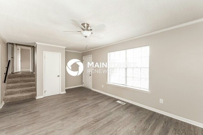 Building Photo - 3 Bedroom Pet-Friendly Home in Birmingham, AL with Main Street Renewal