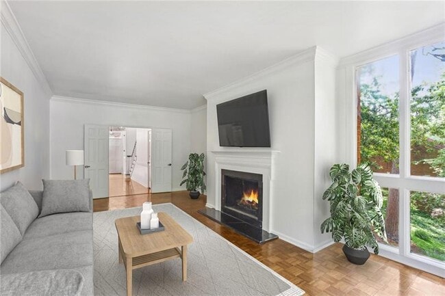 Building Photo - 49 Willow Glen NE