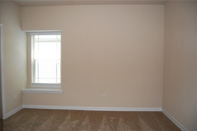 Building Photo - 2501 Meyer Cv