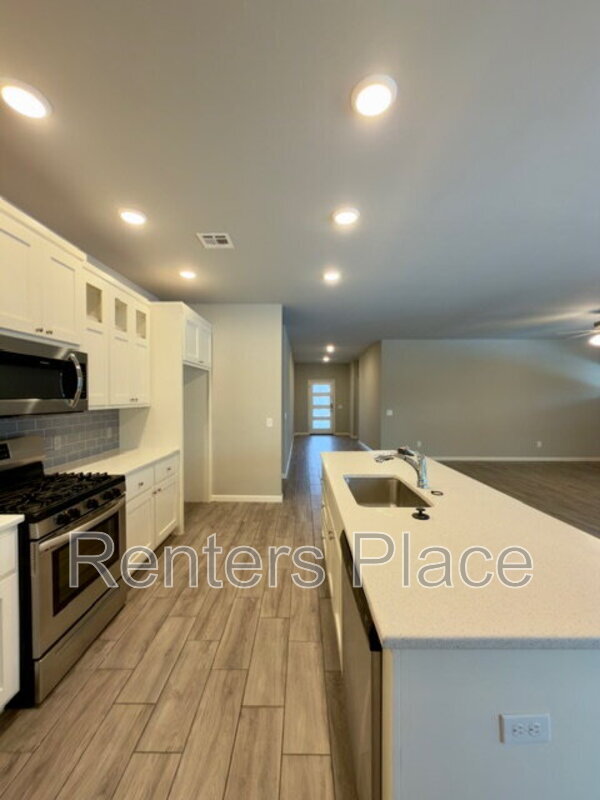 Building Photo - 13936 S Ironwood Pl