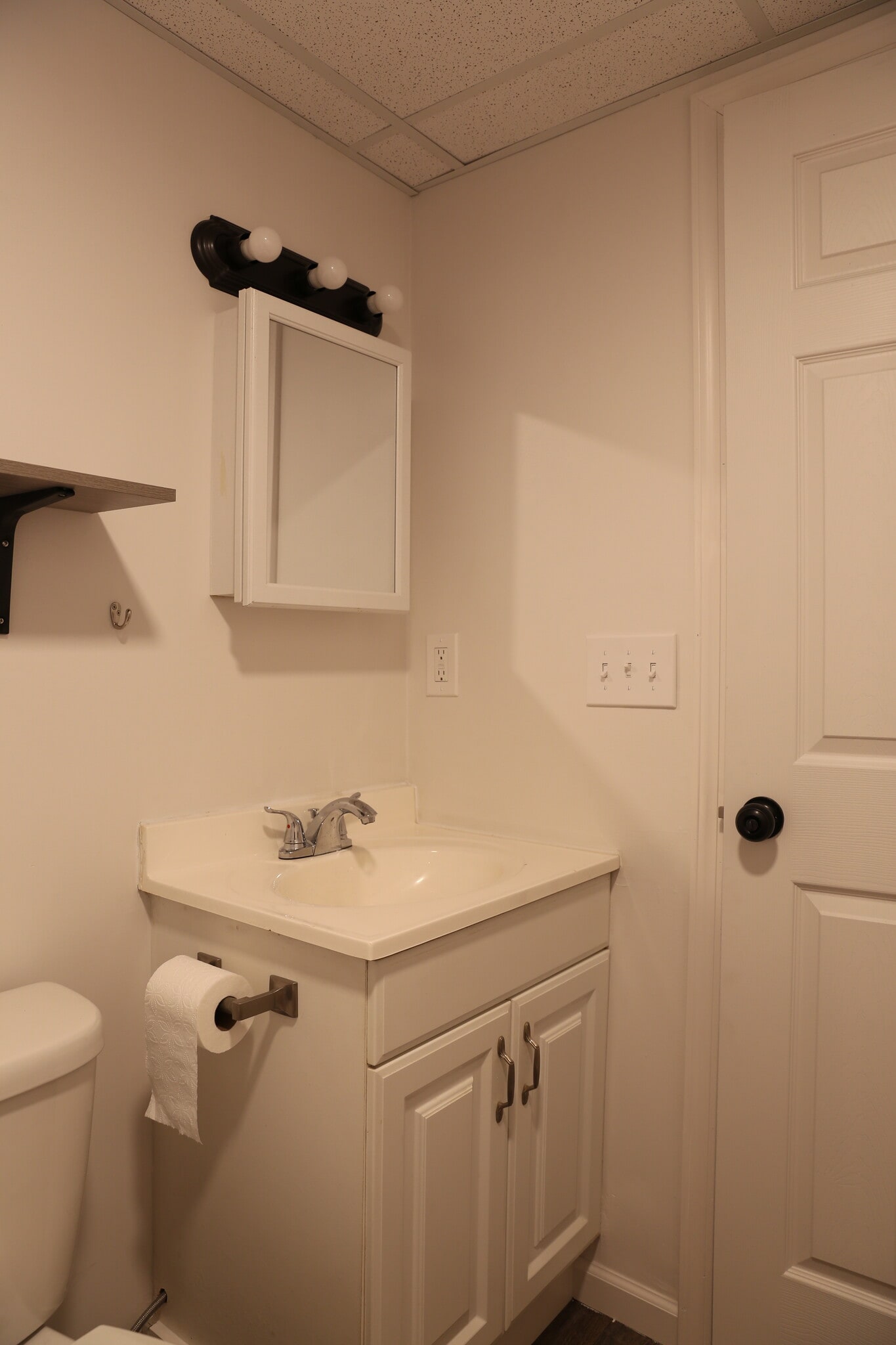 bath - 1511 Leavenworth St