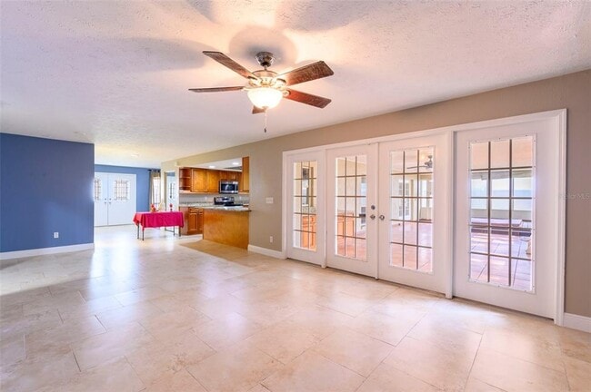 Building Photo - 3122 Reseda Ct