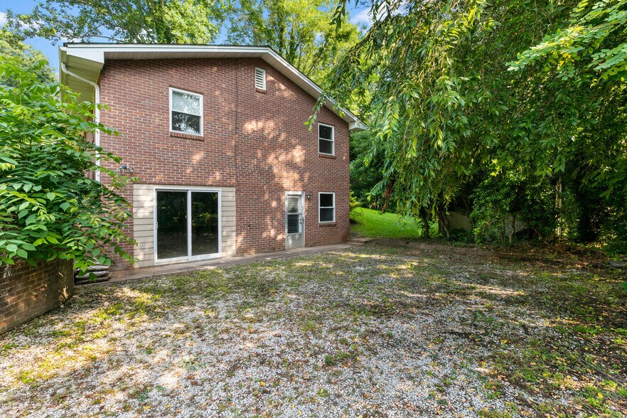 Building Photo - 68 Wilshire Dr