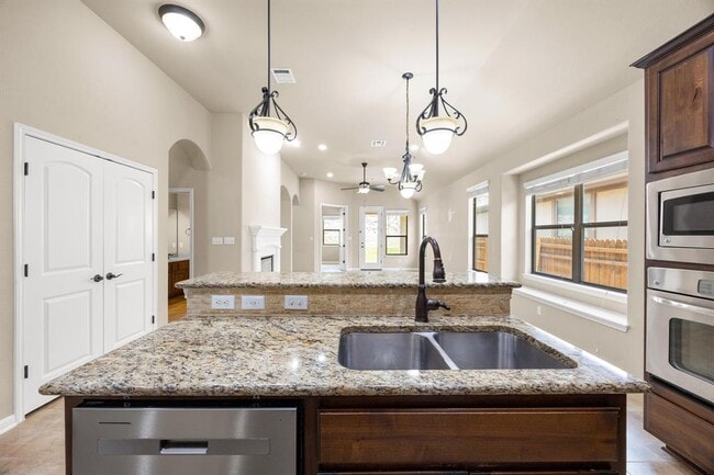 Building Photo - 14308 Senia Bend