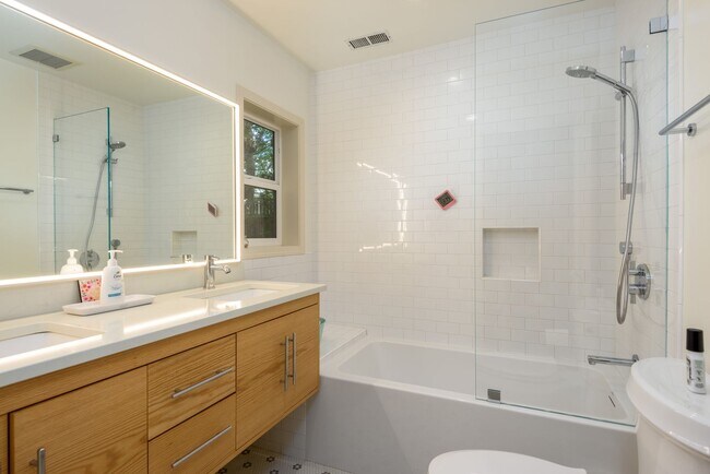 Building Photo - Charm of a Carmel Cottage in Menlo Park Al...