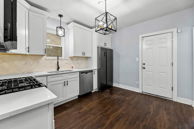 Building Photo - 7752 S Wood St