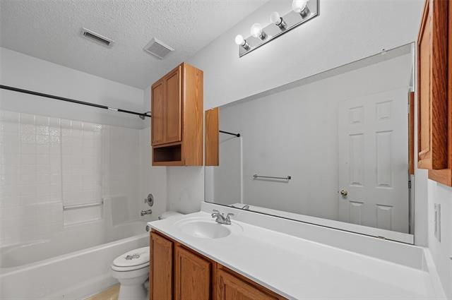 Building Photo - 705 Dandelion Dr