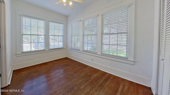 Building Photo - 2210 Myra St