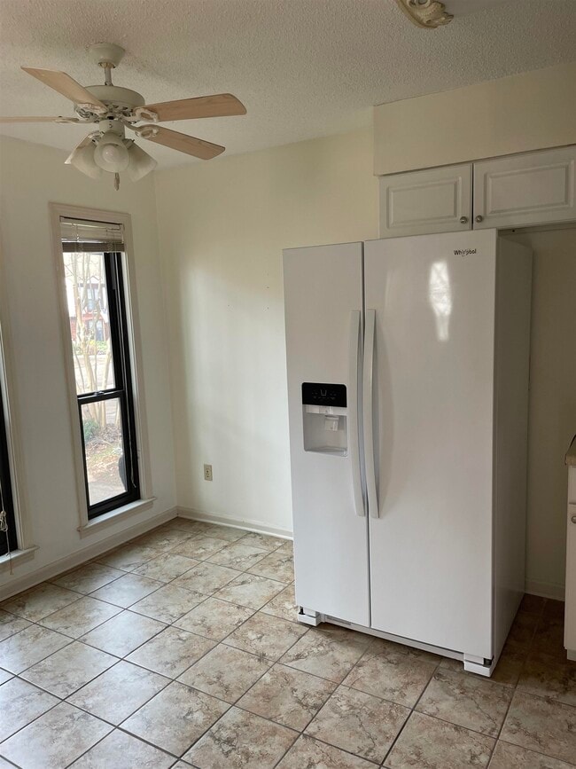 Building Photo - 2184 Wilderness Cove