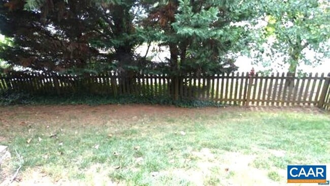 Building Photo - 140 Burnet St