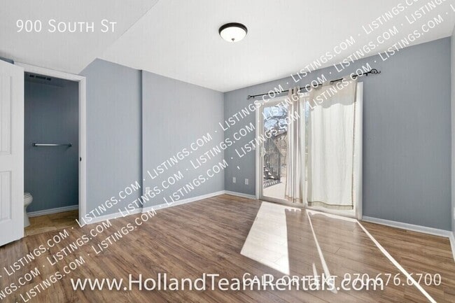 Building Photo - 900 South St