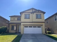 Building Photo - 4bd/3ba Home - Moreno Valley Ranch!