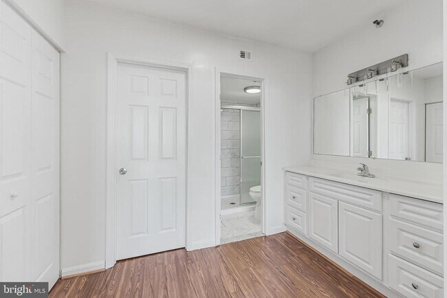 Building Photo - 3713 S George Mason Dr