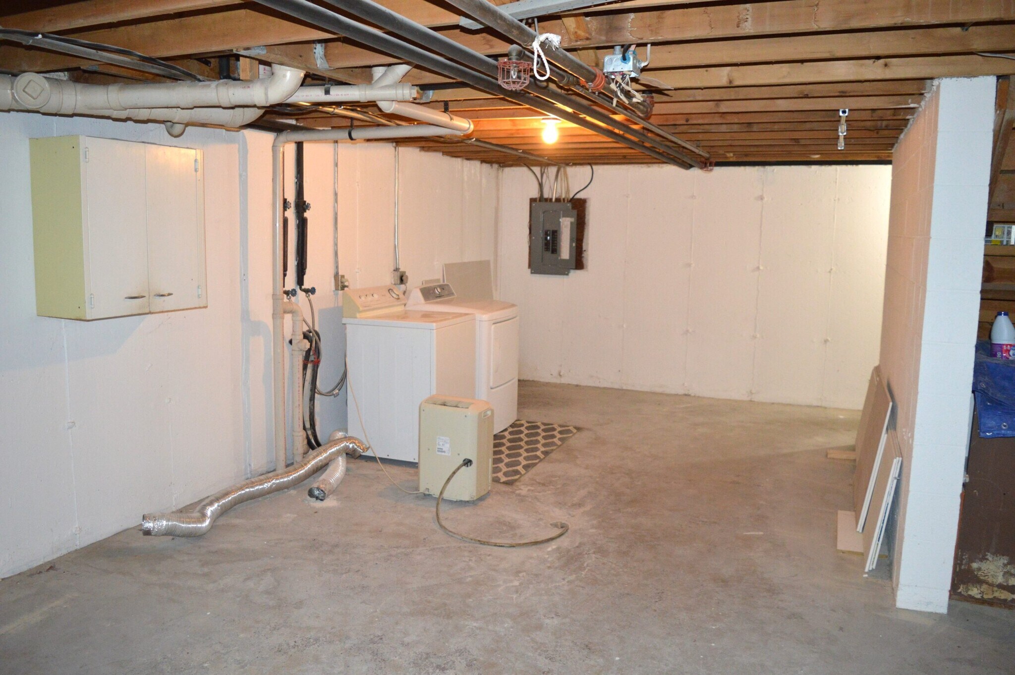 Building Photo - 328 N Allen St