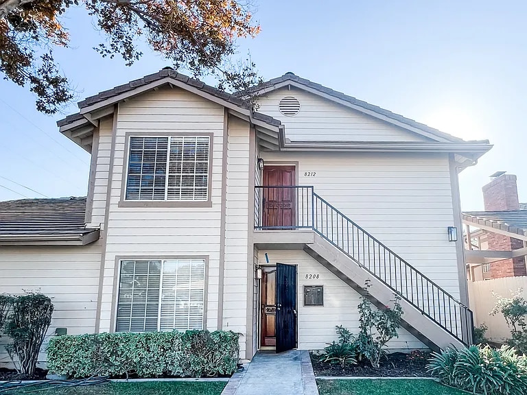 Primary Photo - 8212 6th St