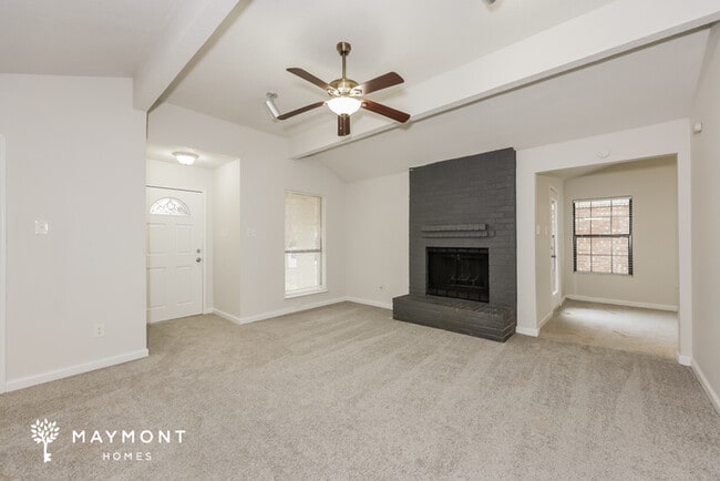 Building Photo - 105 Caprock Dr