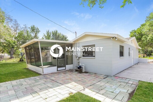 Building Photo - 3 Bedroom Pet-Friendly Home in St Petersburg, FL with Main Street Renewal