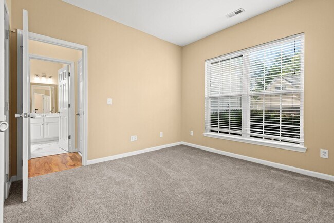 Building Photo - 2225 Gablefield Ln