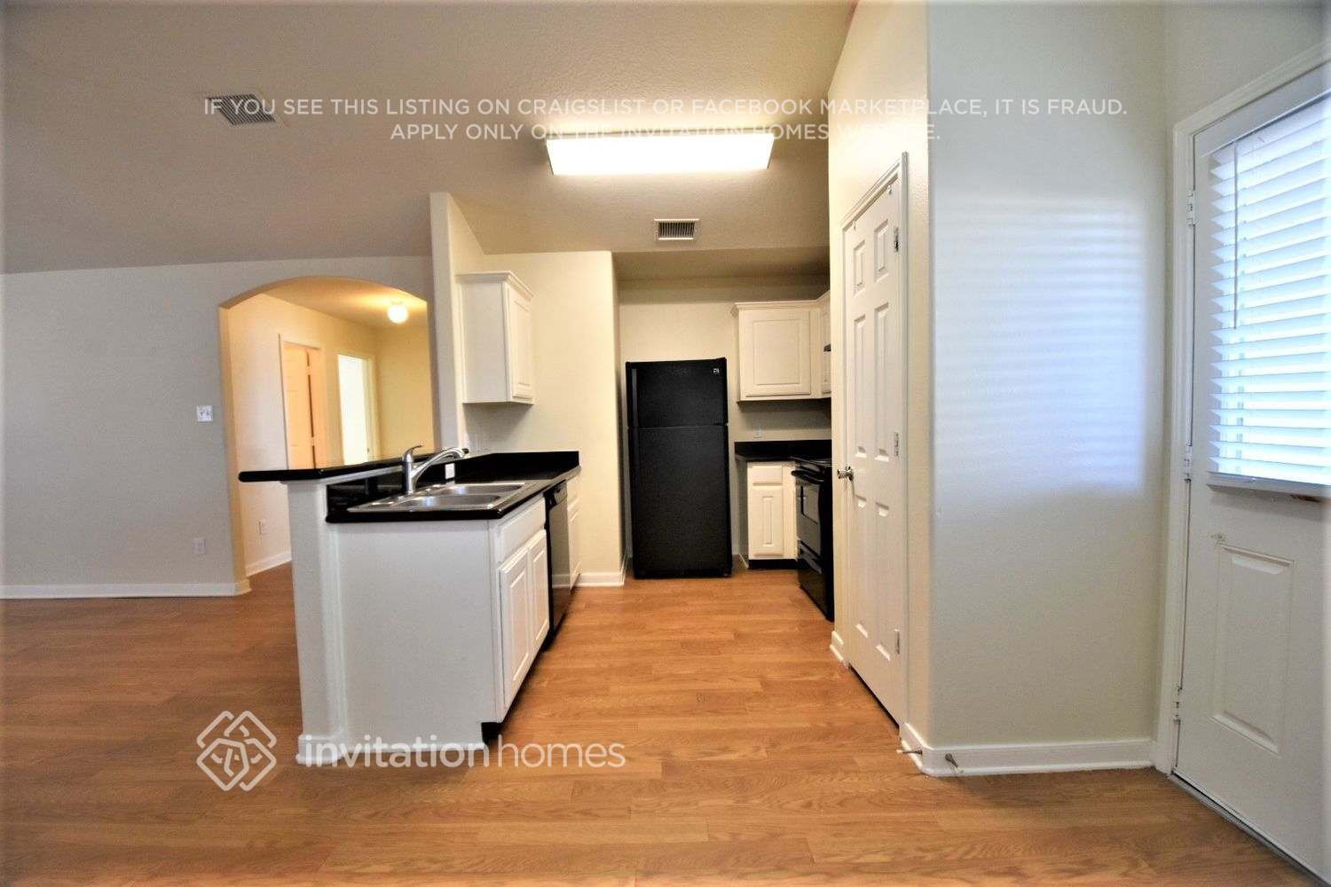 Building Photo - 4043 Pedernales River Ln