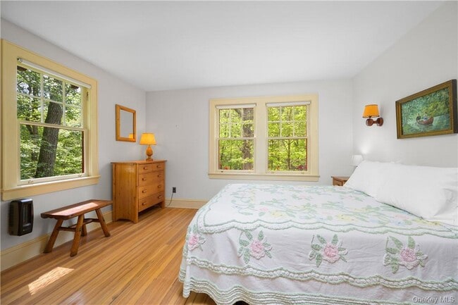 Building Photo - 77 Lake Dr