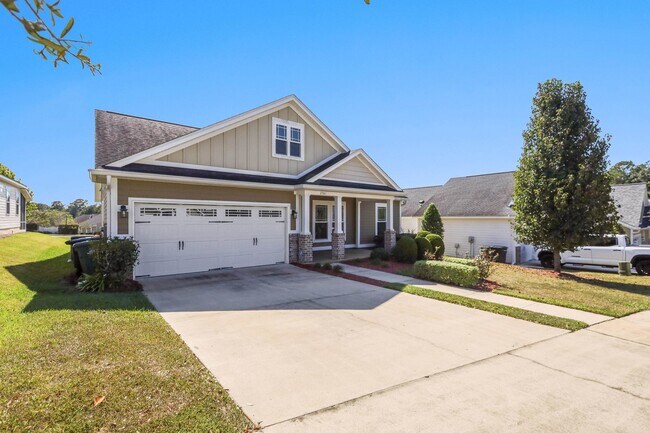 Building Photo - 2561 Lantana Ln