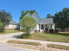 Building Photo - MOVE IN SPECIAL - $300 OFF THE FIRST FULL ...