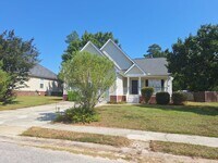 Building Photo - MOVE IN SPECIAL - $300 OFF THE FIRST FULL ...