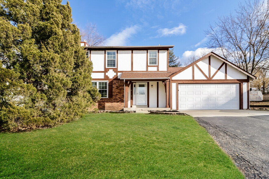 Primary Photo - 17 Hollow Tree Ct