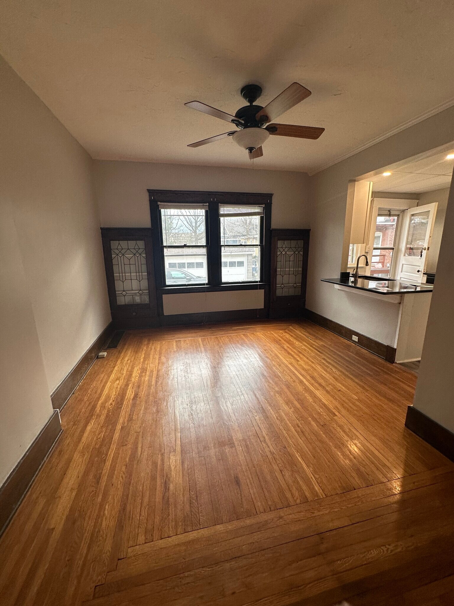 Dining Room w/ Open Concept - 1141 Lakeland Ave