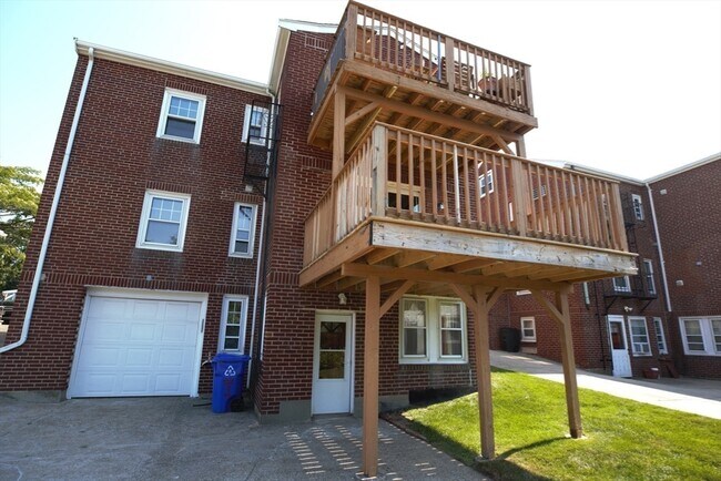 Building Photo - 230 Orient Ave