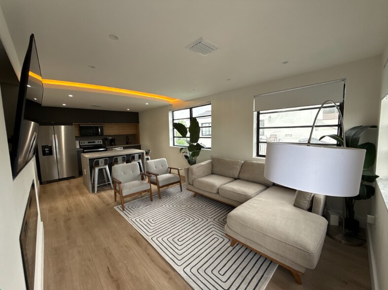 Primary Photo - 1716 SW 11th St