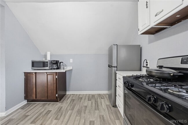 Building Photo - 214 58th St