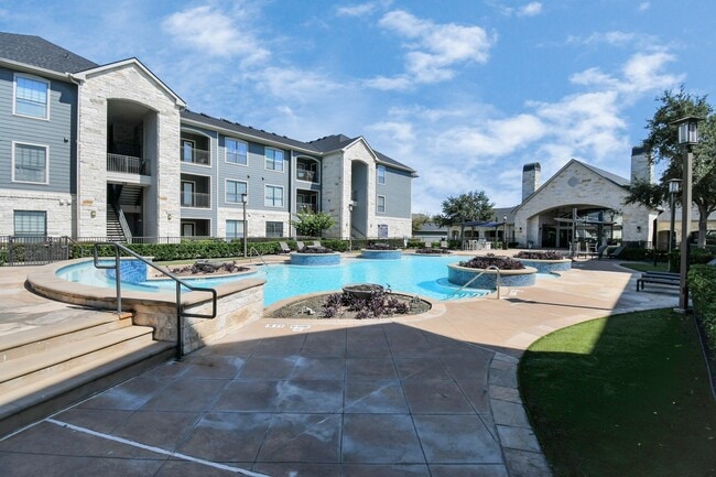 Building Photo - 6777 Sommerall Dr
