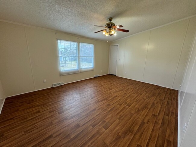 Building Photo - Gordon Rd Area - Doublewide 2000+ sq. ft.