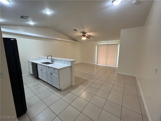 Building Photo - 332 Grant Blvd