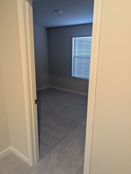 Building Photo - 1809 Autumn Mist Dr