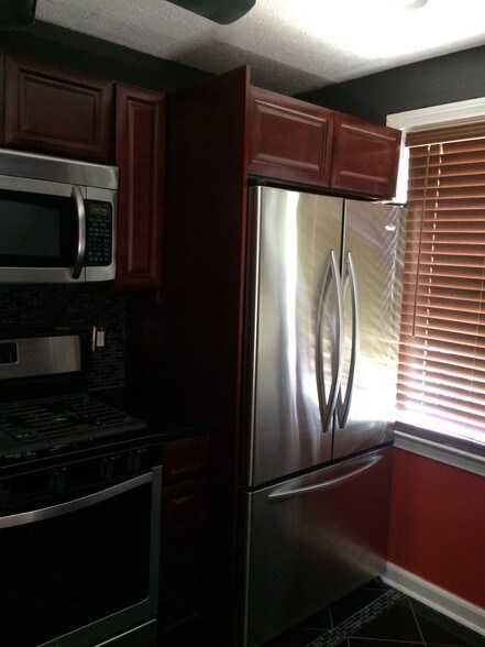 Building Photo - 241 E Township Line Rd