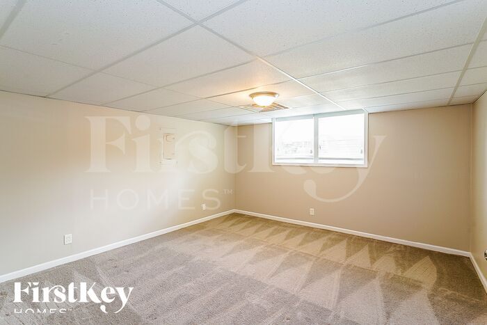 Building Photo - 2270 Provo Dr