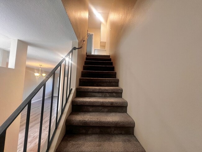 Building Photo - Specious 2-Bedroom Home with Prime Access