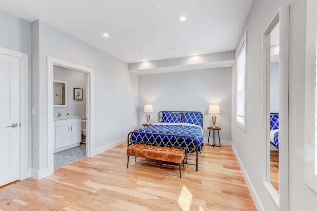 Building Photo - 1011 Bennington St