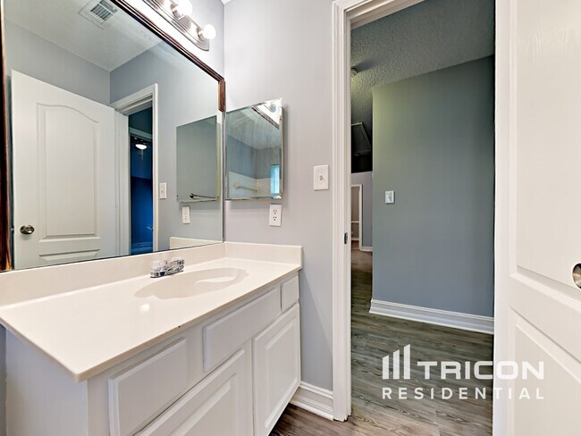 Building Photo - 301 Spivey Ridge Cir