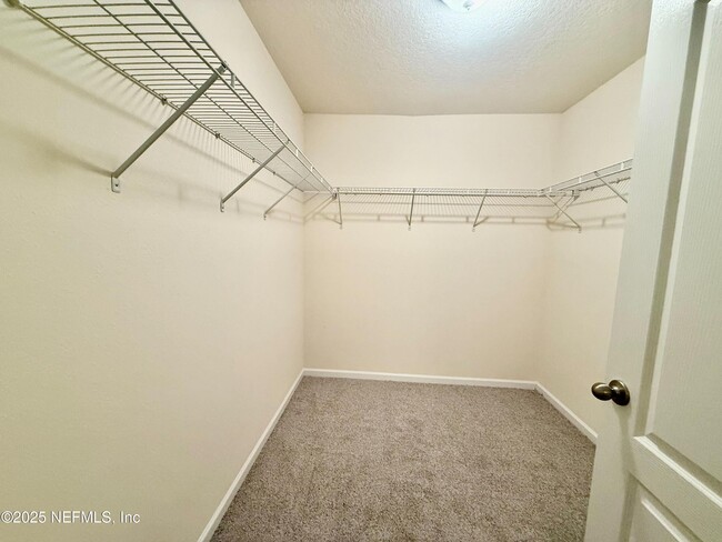 Building Photo - 2031 Sotterley Ln