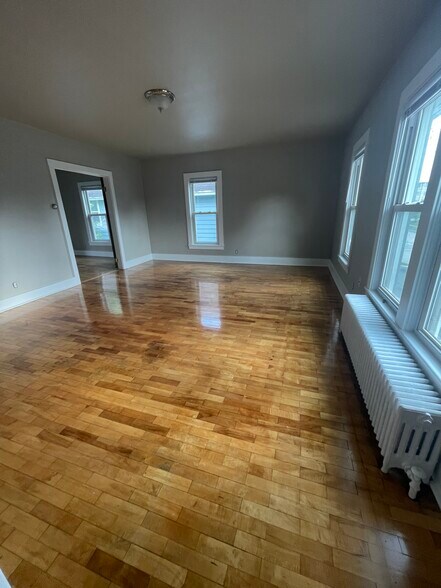 Building Photo - 206 N Lawe St