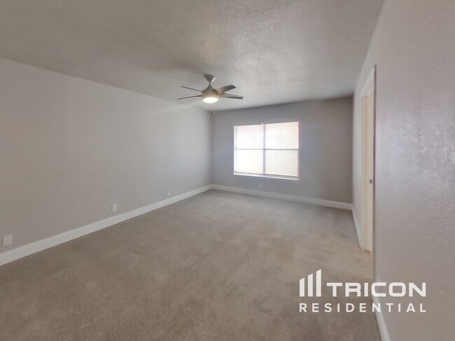 Building Photo - 8755 Ridge Moon Dr
