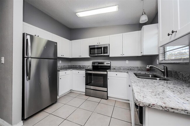 Building Photo - 211 Cobalt Dr