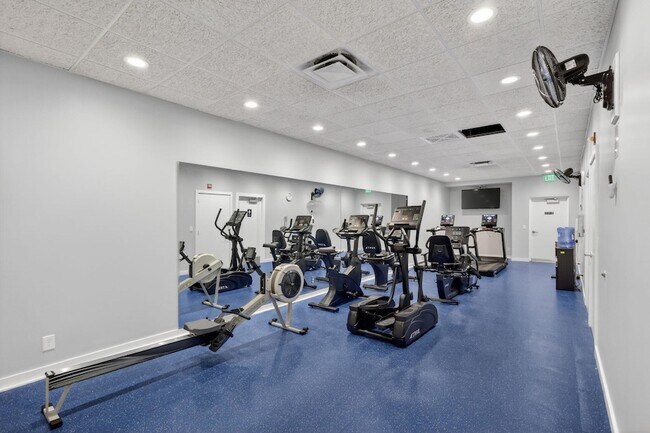 Building Photo - 9650 S Ocean Dr