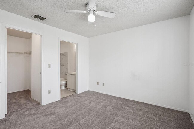 Building Photo - 2550 N Alafaya Trail